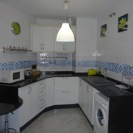 Alameda Del Tajo Ii Parquing Center شقة *