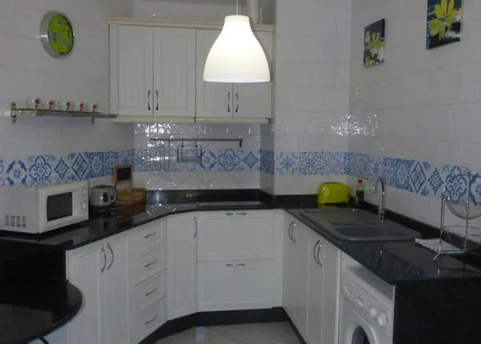 Alameda Del Tajo Ii Parquing Center דירה *